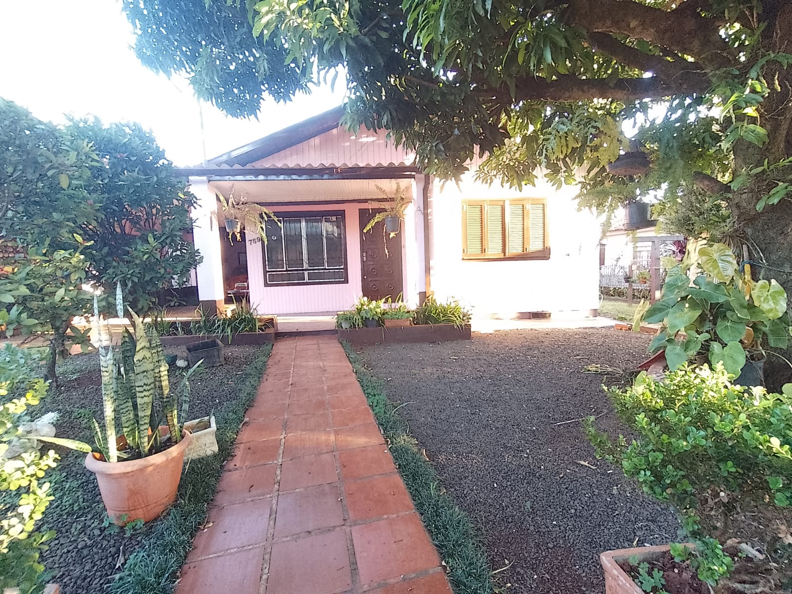 CASA COM LOCALIZAÇÃO PRIVILEGIADA!